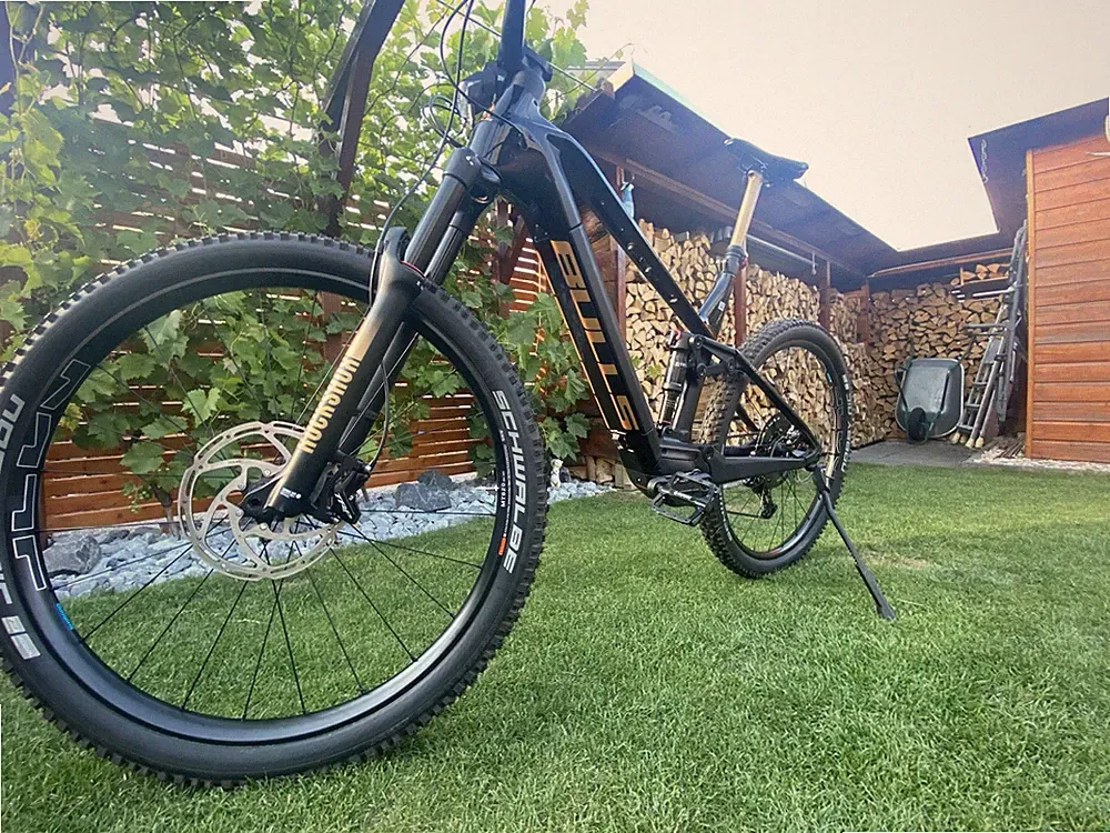BULLS E-Mountainbike Fully schwarz Shimano Datendisplay hydr. Scheibenbremse