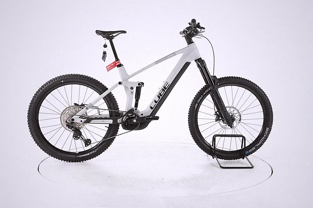 Weiß E-Bike Fully