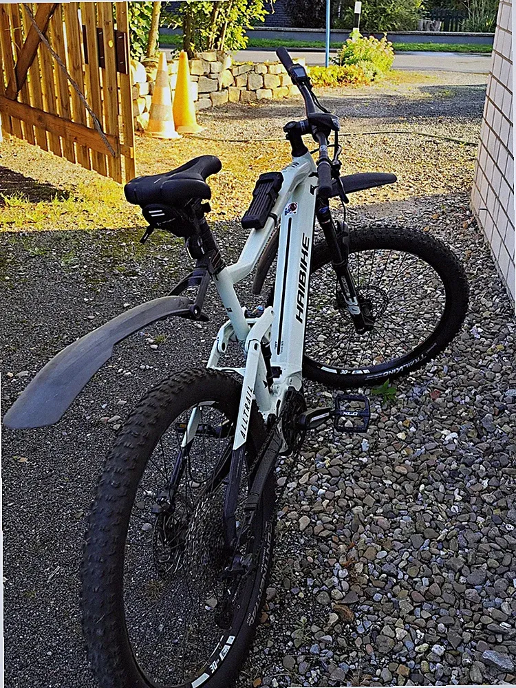 Haibike AllTrail E-Mountainbike Fully Weiß/Schwarz Schutzbleche Seitenständer