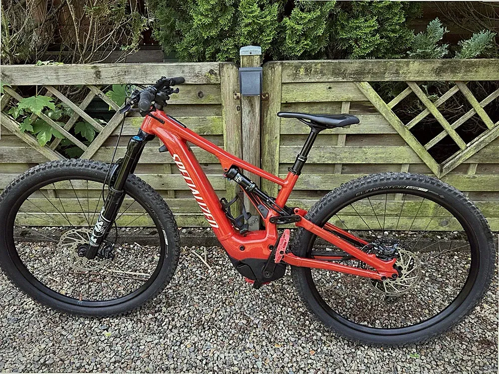 Specialized Turbo Levo Comp E-fully 2021 Wenig Kilometer Akku Neu